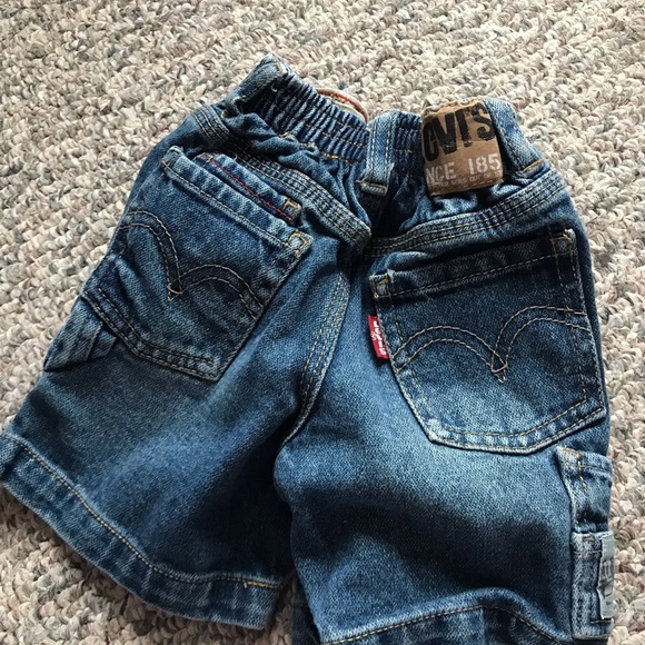 Levi’s short 3/$20 - Picture 2 of 2